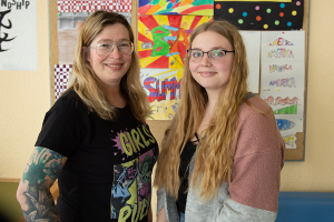 SV-Lehrerin Judith Aleit und Schülersprecherin Jaqueline Kopp