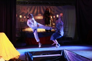 Kampfszene im Zirkus Yokohama